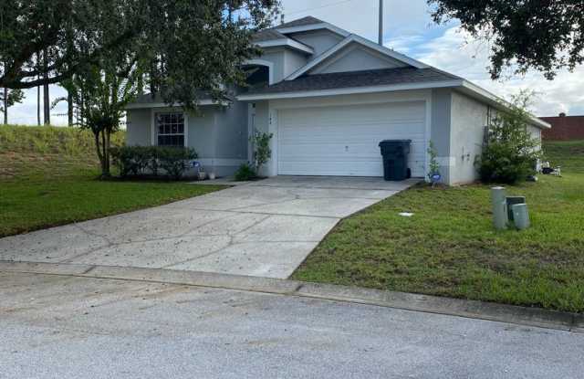 Beautiful 3/2 Pool Home for Rent in Florida Pines community in Davenport Gallery 1