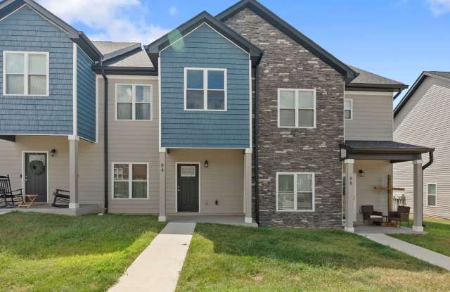 3 Bedroom || 2.5 Bathroom - Townhome Gallery 3