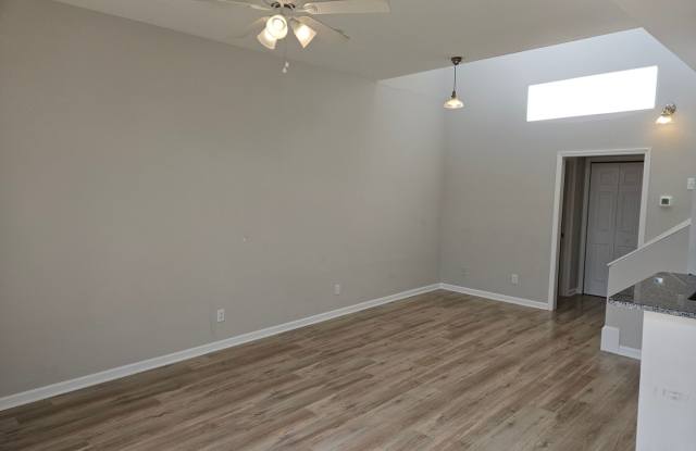 1br 2ba Condo with a loft in Downtown Raleigh! Avail November 20th! Gallery 4