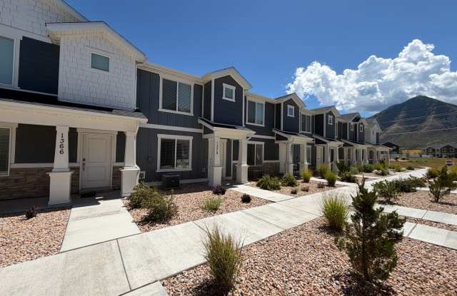 $500 Move-In Bonus! Modern 3-Bedroom Spanish Fork Townhome – Pool & Pickleball Courts Gallery 3