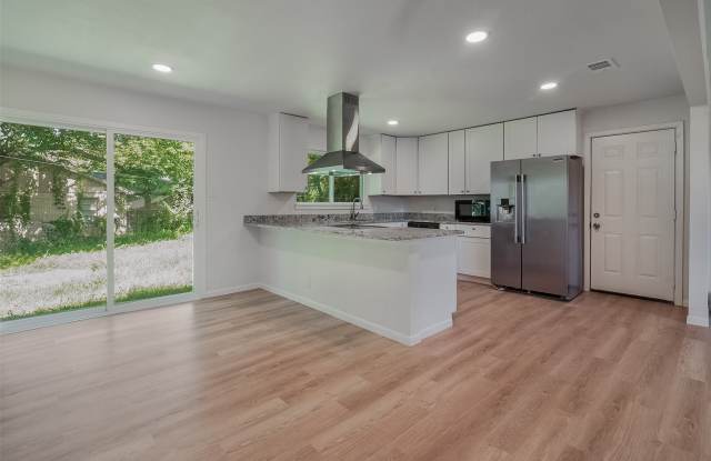 1421 S Scullin Avenue Gallery 2