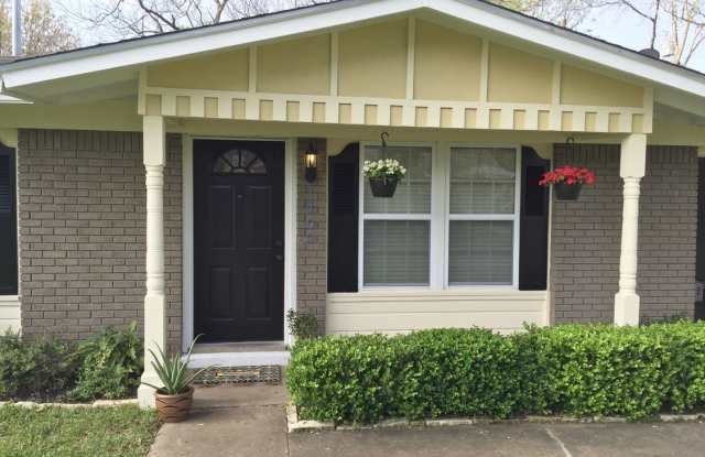 1405 Green Forest Drive photos photos