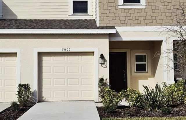 5000 REVOLUTIONARY WAY photos photos