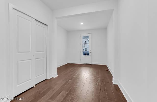173 Woolley Court Gallery 4