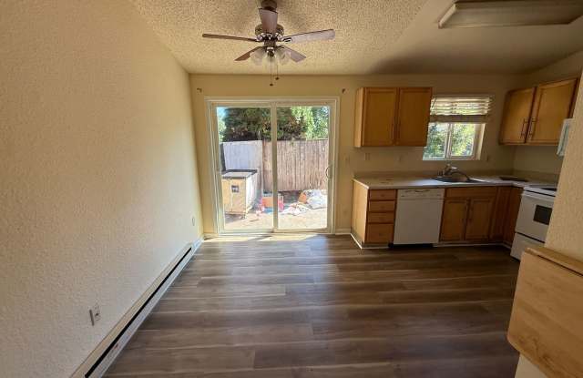 18770 NW Shadow Lane- MOVE-IN SPECIAL First Month's Rent FREE! Rock Creek Duplex Gallery 4