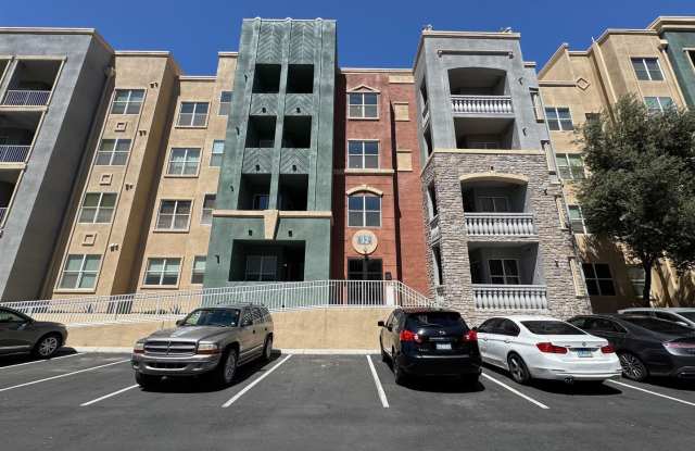 STUNNING 2 BEDROOM 2 BATHROOM FIRST FLOOR CONDO LOCATED ON THE SOUTH LAS VEGAS STRIP. SITUATED IN A GUARD GATED COMMUNITY photos photos