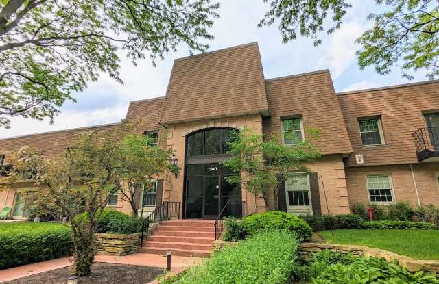 1240 Park Avenue - 328Unit 328 - 1240 Park Avenue West, Highland Park, IL 60035