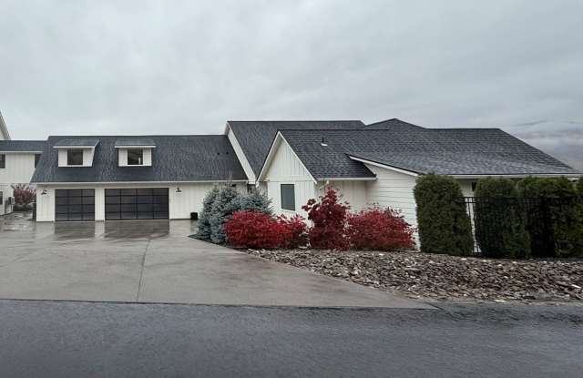 Now renting 4 bedroom Luxury House, stillporoperties.com photos photos