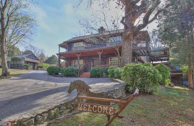 BEAUTIFUL PRIVATE HOME - 6010 Benders Ferry Road, Wilson County, TN 37122