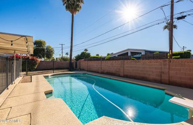 8303 E GLENROSA Avenue photos photos