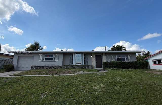 16130 SW 108th Ct photos photos