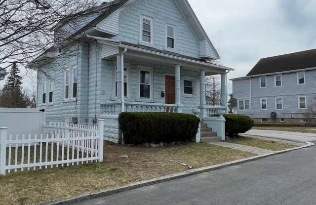 65 Wainwright St - 3br Single Family near PC! - 65 Wainwright Street, Providence, RI 02908