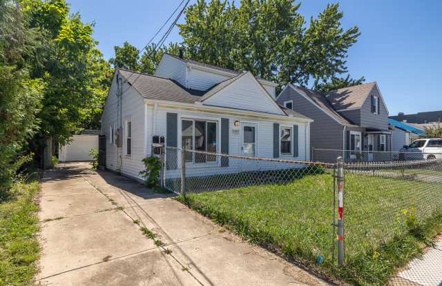 13017 Wilton Ave photos photos