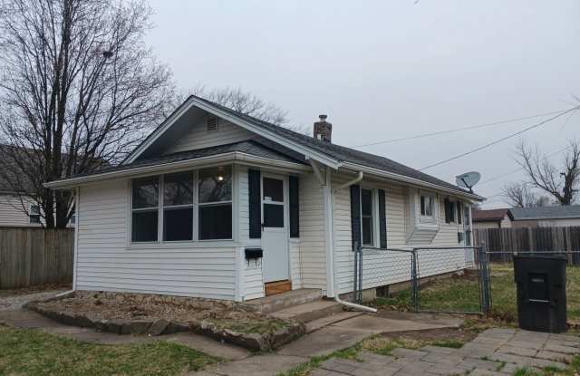 Coveted Beaverdale Bungalow photos photos Coveted Beaverdale Bungalow photos photos