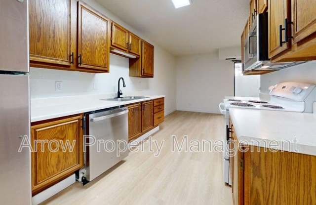 205 E Arbor-110G Gallery 2