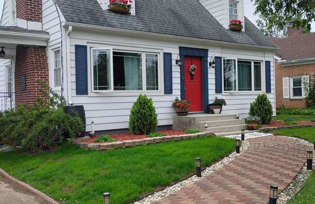 FOR RENT - 18 Meeting House Spring Road, Carlisle - 3 bedroom / 1.5 bathroom - $2,450 + Utilities photos photos