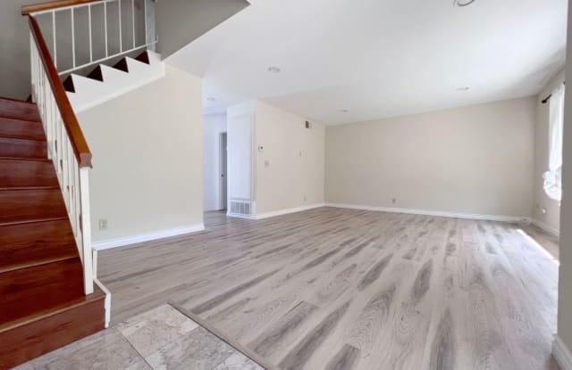 1359 S. Walnut Ave 5015 - 1359 S Walnut St, Anaheim, CA 92802