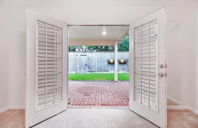 1815 Creek Drive Gallery 3