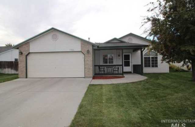 1755 Wasatch Dr - 1755 Wasatch Drive, Mountain Home, ID 83647