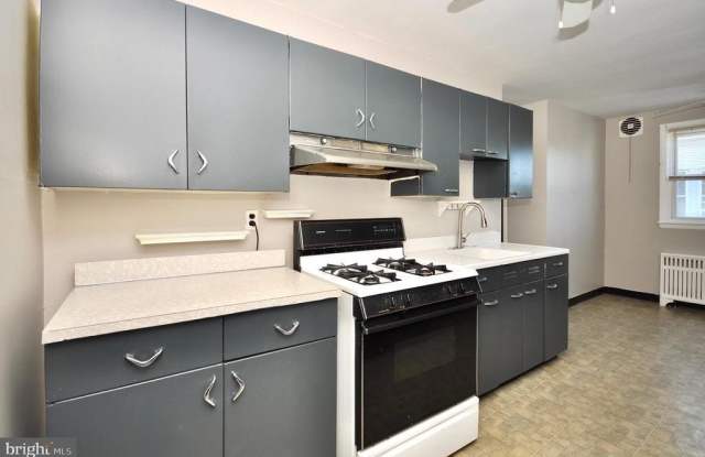 8035 PINE ROAD photos photos