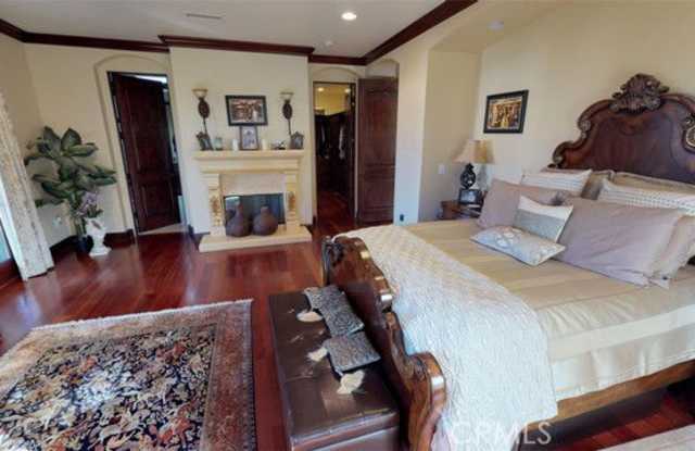 903 10th Street - 903 10th Street, Manhattan Beach, CA 90266