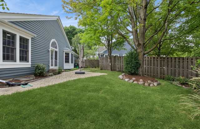 464 Park Barrington Dr Gallery 1