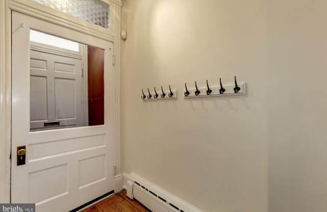 3018 CAMBRIDGE PLACE NW Gallery 3