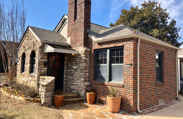 Beautifully renovated single-level home in desirable Florence Park photos photos