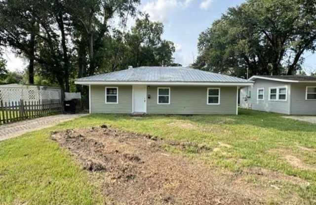 135 ROSEWOOD Drive photos photos