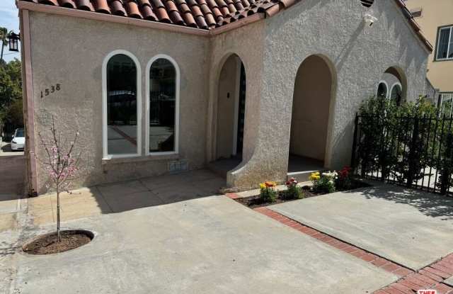 1536 N Commonwealth Ave unit: 1538 photos photos