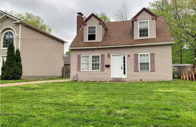 33816 Willowick Dr - 33816 Willowick Drive, Eastlake, OH 44095