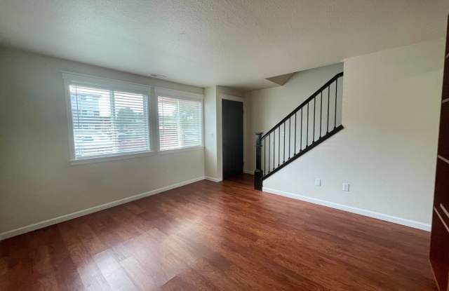 Updated Townhome, Short Commute to Hanford  PNNL! photos photos