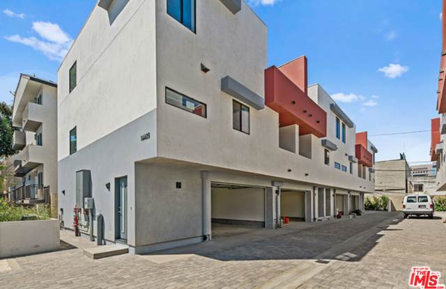 14403 Tiara Street Gallery 1