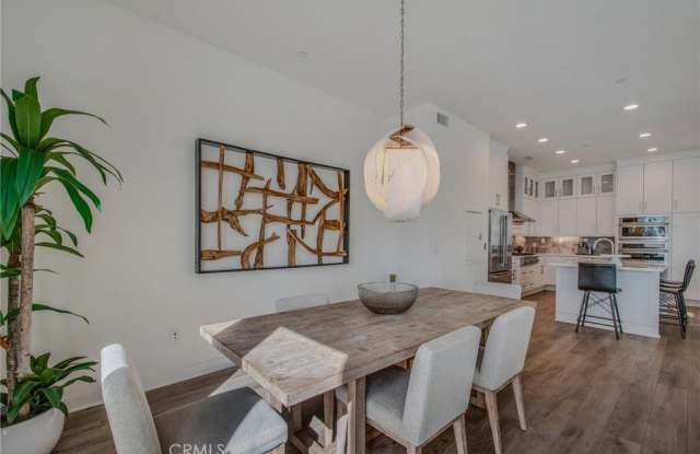 2353 Doheny Way Gallery 4