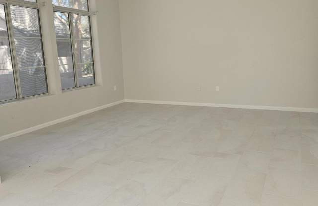 1125 W Sandy Banks Gallery 3