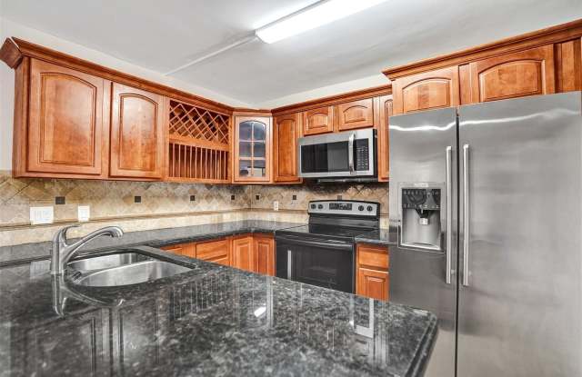 4872 NW 95th Avenue, Sunrise, FL 33351 photos photos