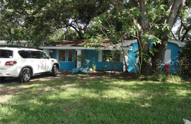 10532 51ST TERRACE N - 10532 51st Terrace North, Bay Pines, FL 33708