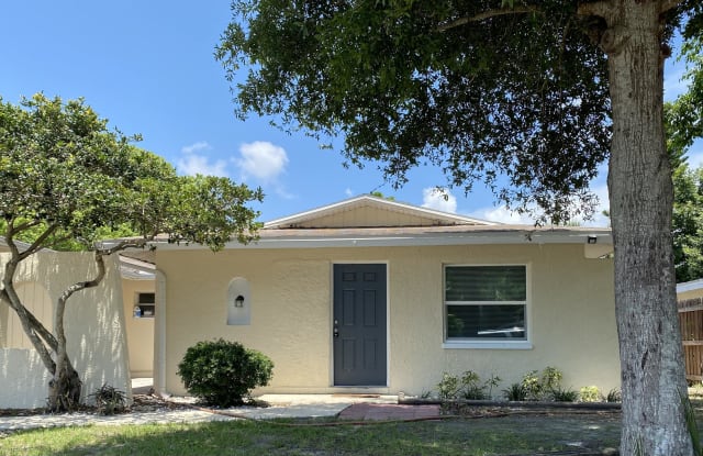 1013 Amble Ln - 1013 Amble Lane, Clearwater, FL 33755