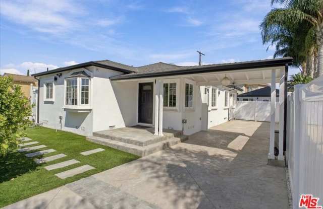 6522 Teesdale Ave Gallery 2