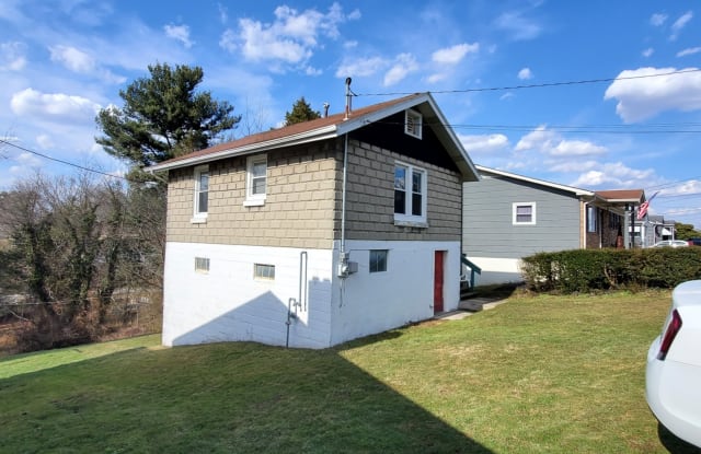 102 Lauren Avenue photos photos