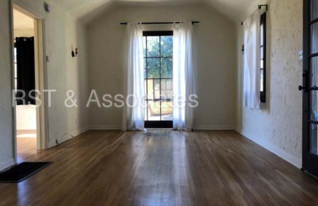 1463 Scott Avenue Gallery 4