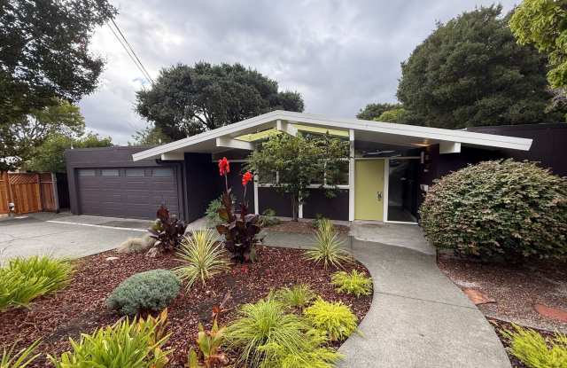 BEAUTIFUL UPDATED FOUR BEDROOM / TWO BATH HOME IN LUCAS VALLEY - 819 Greenberry Lane, Lucas Valley-Marinwood, CA 94903