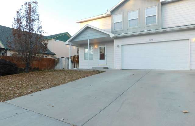 Spacious Duplex -Pets OK photos photos