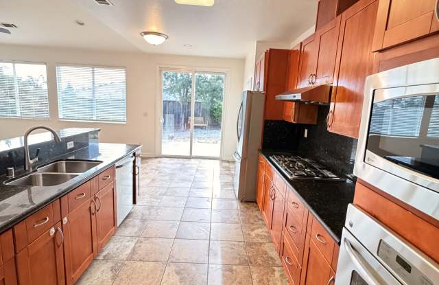 1305 Brooktrail Drive Gallery 4