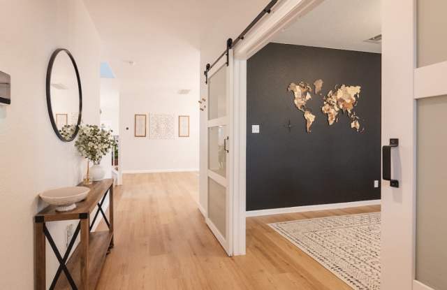 300 Cedar Lake Boulevard photos photos