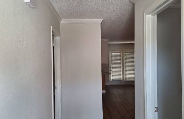 Condo located in West Knoxville conveniently located off Pellisippi Parkway Gallery 4