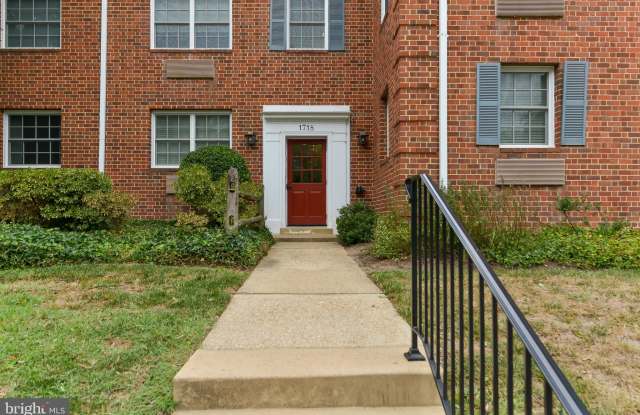 1718 W ABINGDON DRIVE Gallery 2