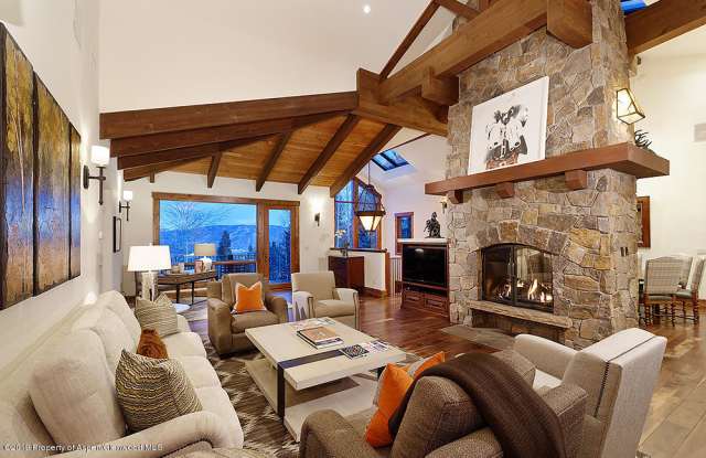 36 Edgewood Lane Gallery 2