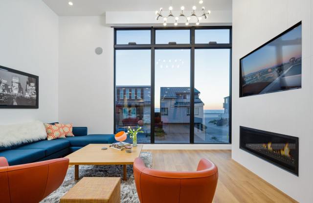 3920 O-Fully Furnished | Hollywood Beach | 3 Bed + 3 Bath Inboard Home - 3920 Ocean Drive, Channel Islands Beach, CA 93035