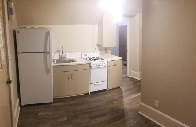 Large 1 Bedroom Apartment Near Viterbo University Gallery 3